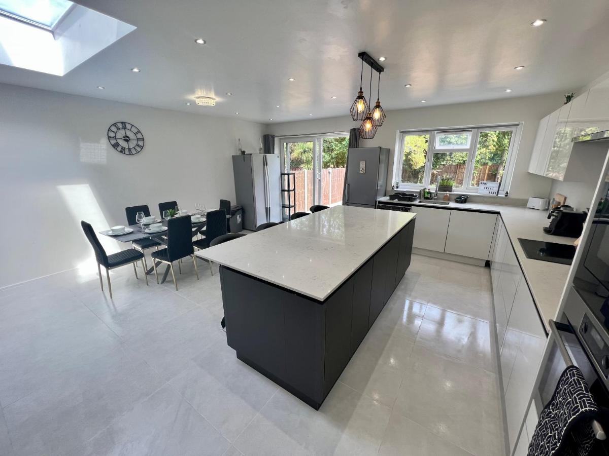 Wembley Stadium 5 Star Brand New Luxury Sleeps 14 With Parking Londra