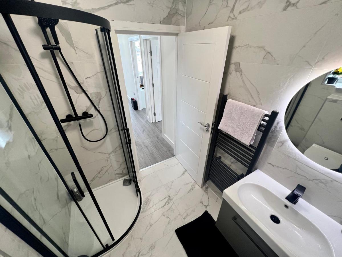 Wembley Stadium 5 Star Brand New Luxury Sleeps 14 With Parking Londra
